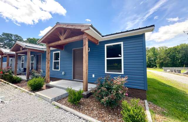 2 Bedroom/2 Bathroom Triplex Unit in Southside photos photos