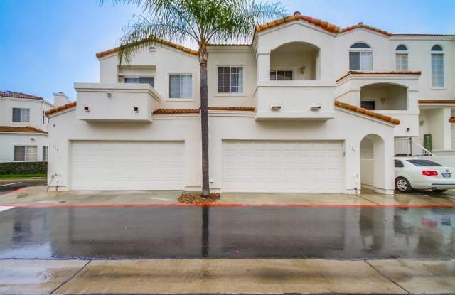 Spacious Townhome in San Marcos, 2-Car Garage, and a Tropical Community Pool!! - 410 West San Marcos Boulevard, San Marcos, CA 92069