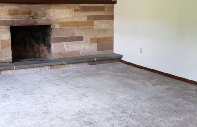 3 Bedroom 1.5 Bath House Available 10/12/2026 Gallery 4