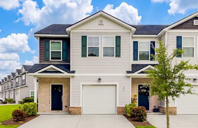Spacious Georgetown Townhome in Berkeley Walk with Community Pool Gallery 1