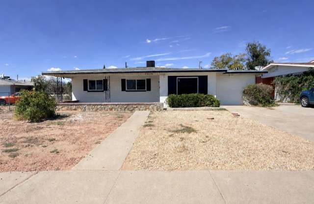 7605 PARKLAND Drive Gallery 1