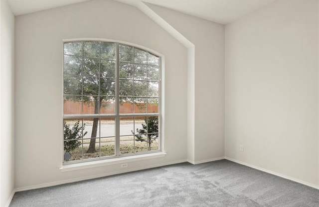 6218 Hillcrest Drive Gallery 3