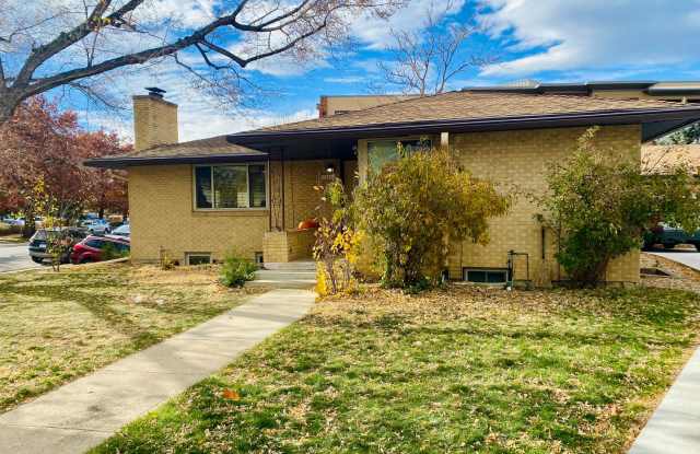 Available for 2027-2028 Fall Pre-Leasing: 4 bedroom house just steps from CU Campus Gallery 1