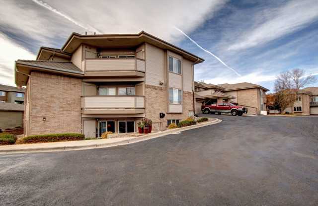 Ready now Plum Creek condo close to downtown Castle Rock - 940 East Plum Creek Parkway, Castle Rock, CO 80104