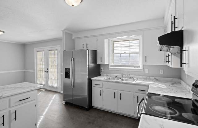 3 Bedroom Pet Friendly Home For Rent in St. B Area! photos photos 3 Bedroom Pet Friendly Home For Rent in St. B Area! photos photos