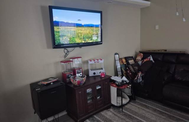 3 bedroom 2 bathroom beautiful rental ! Available now! Gallery 4