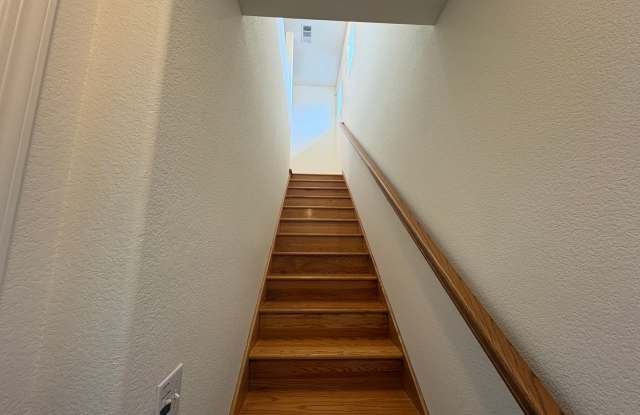 2 Bed 1 Bath Apartment Gallery 3