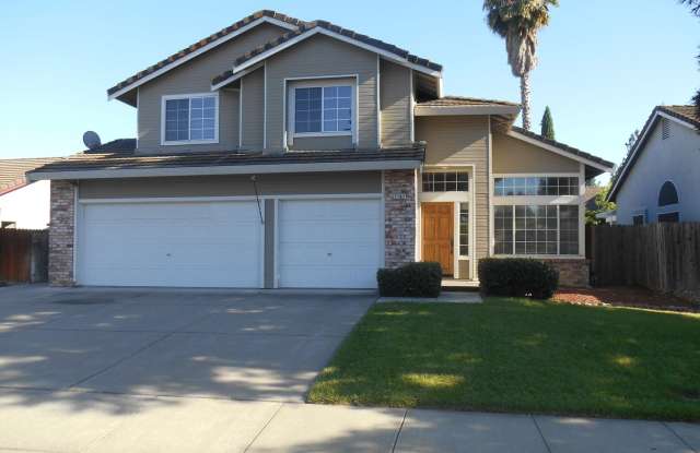 Wonderful 3 Bedroom home with 3 car garage. photos photos