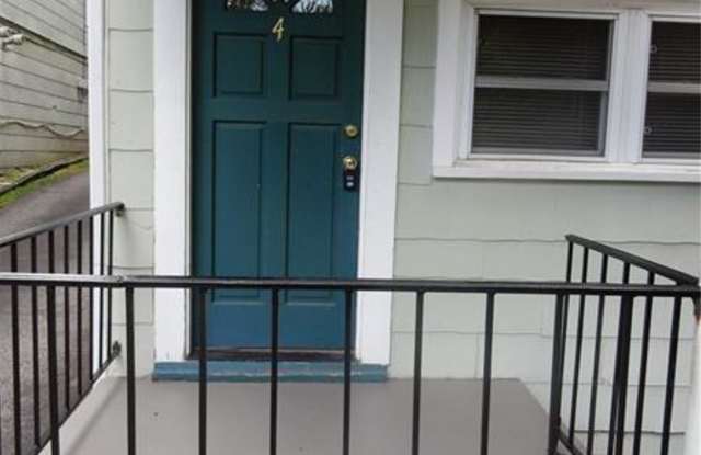 699 MYRTLE Street NE Gallery 3