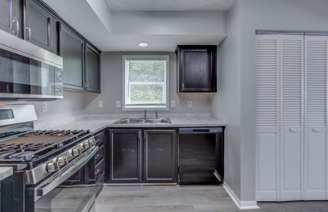 For Rent: 4-bedroom 2-bathroom single family home! COMING SOON photos photos