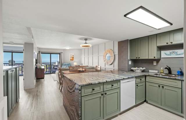 Sea Mark Tower – 3BR Ocean-View Condo - Snowbird Rental (Oct-Mar) Gallery 4
