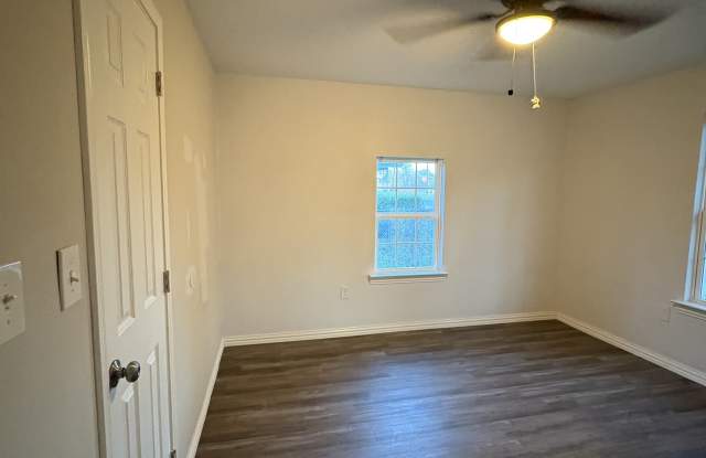 2334 West Denman Street photos photos