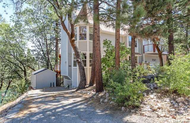 732 Villa Grove Avenue Gallery 2