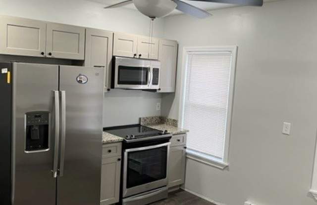 Newly Remodeled 3 Bedroom on 1st Floor Gallery 2