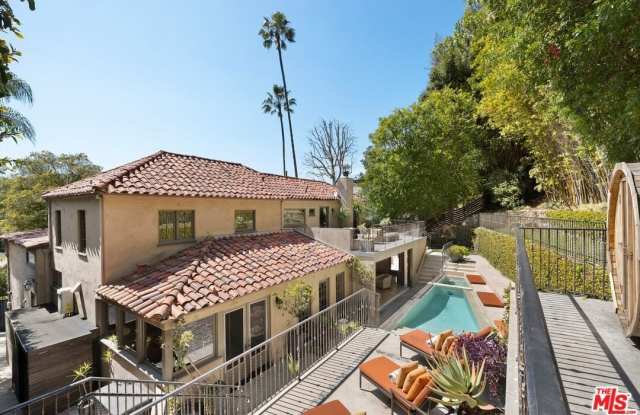 3300 N Knoll Dr photos photos