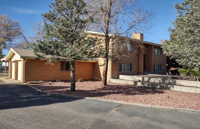 203 LA VISTA RD. - 203 La Vista Road, Pueblo, CO 81005