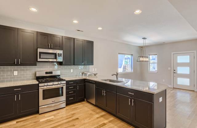 Spacious 4 Bedroom, 3 Bath House in Denver! photos photos
