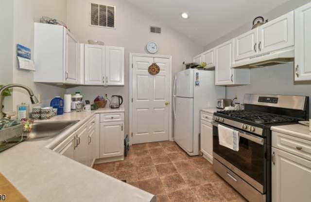 4710 Tudor Dr Gallery 3