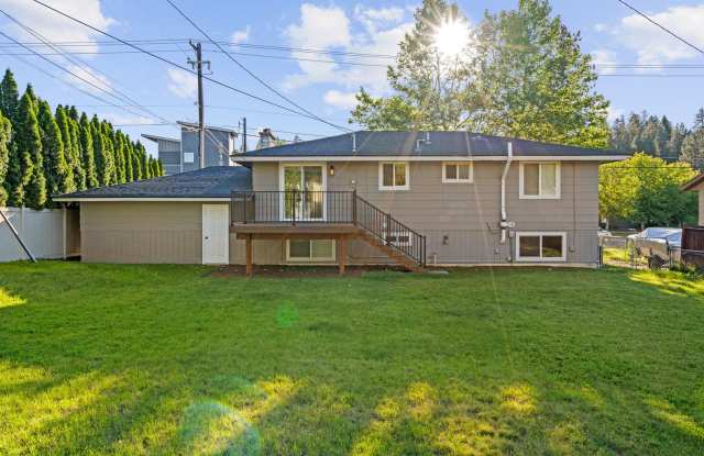 Gorgeous Four Bed-Two Bath Home photos photos