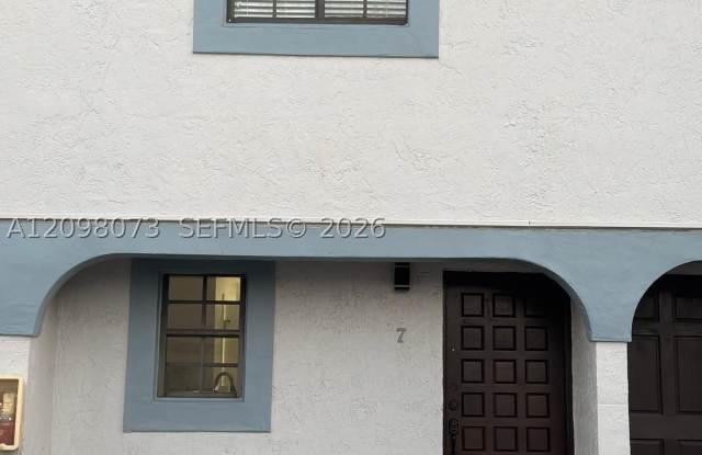 11795 SW 18 ST Gallery 2