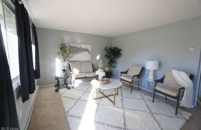 211 Hilltop Drive Gallery 3