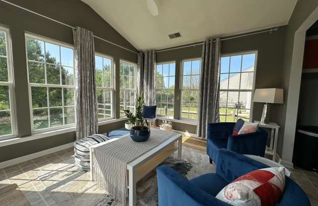 Room in 3 Bedroom Home at Sunburst Ln photos photos Room in 3 Bedroom Home at Sunburst Ln photos photos