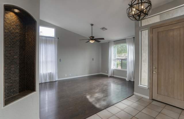 4518 E Paso Trail Gallery 2