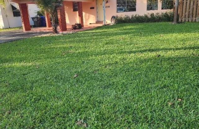 2719 Taylor St photos photos