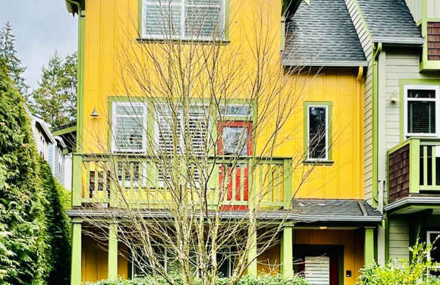 Bainbridge Island Townhome, Walking Distance to Winslow! Gallery 1
