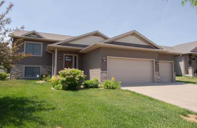 Beautiful NW Rochester home w/upgraded finishes! photos photos Beautiful NW Rochester home w/upgraded finishes! photos photos