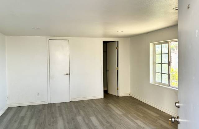 9423 Eucalyptus St - 2 Gallery 3