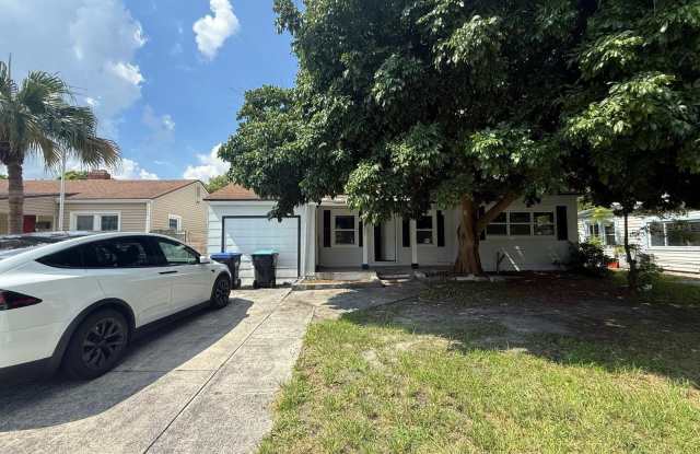 2011 CORNELL AVENUE photos photos