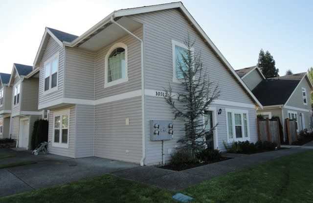 Beautiful!!! 3 Bedroom, 1 3/4 Bath Condo in Puyallup!!! Gallery 1