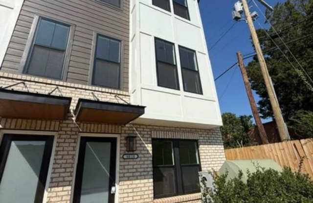 2 BR/2.5BA | Modern End Unit Townhome| 2-Car Garage + rooftop terrace | Gallery 1