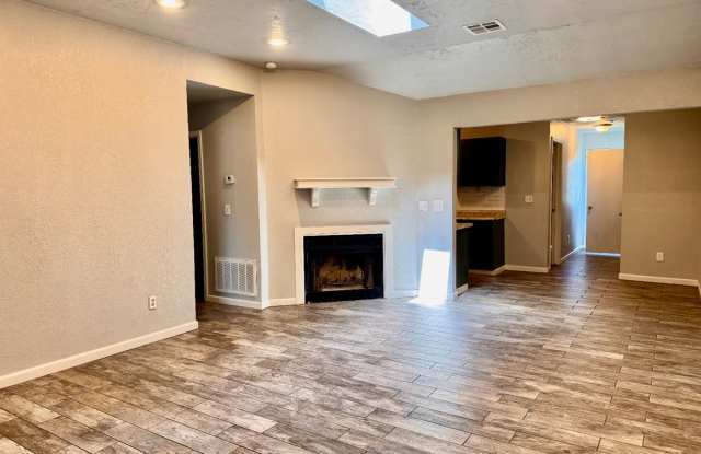 11402 North Lincoln Boulevard Gallery 4