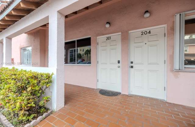 8013 Lake Dr photos photos