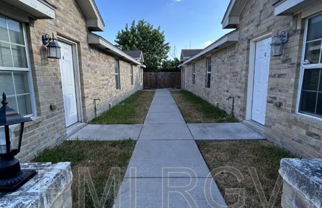 207 W Albatross Ave - 207 West Albatross Avenue, Pharr, TX 78577