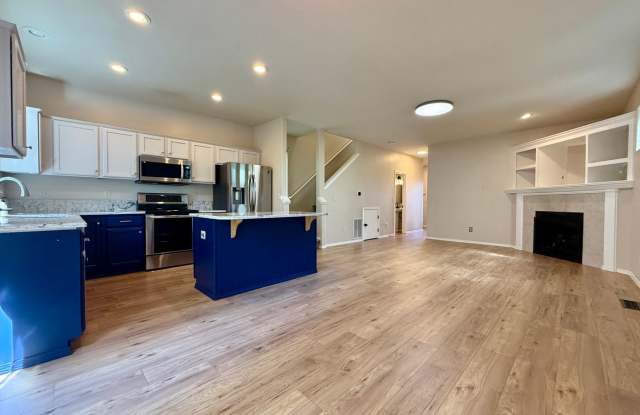 Updated Craftsman on Corner Lot in Aloha~ Open Floor Plan with High Ceilings~ Beautiful Kitchen~ Fenced Backyard~ Don't Miss This Out on This House and its Prime Location! photos photos