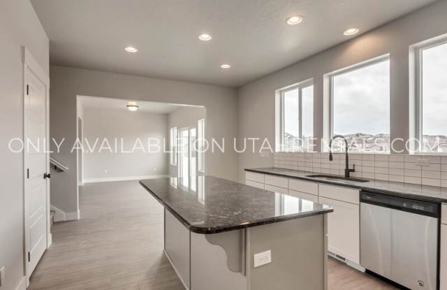 9283 N Vernham Ln Gallery 3