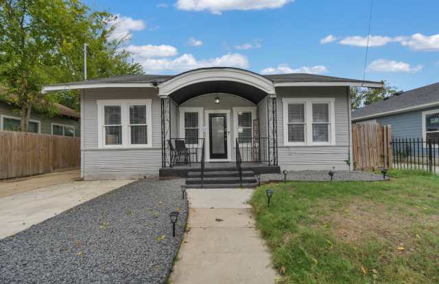 704 Cuney photos photos