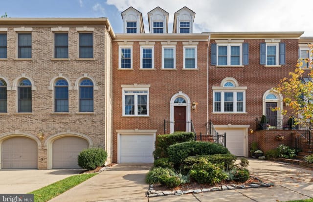 3929 BARCROFT MEWS COURT - 3929 Barcroft Mews Court, Lincolnia, VA 22041
