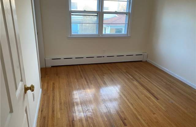 136 Old Mamaroneck Road Gallery 3