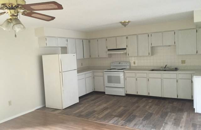 Spacious 4-Bedroom Townhouse Gallery 4