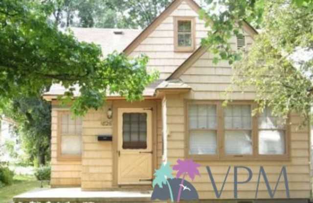 1826 East Fox Street photos photos