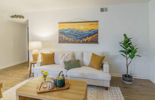 134 Northwood Drive – Newly Renovated Apartment - 134 Northwood Drive, Mount Airy, NC 27030