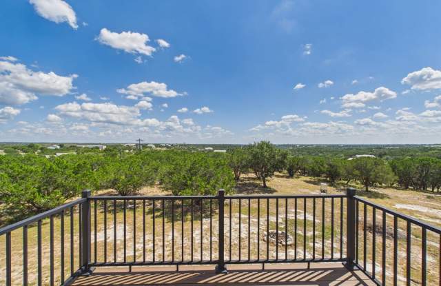 2-Bedroom Home with Modern Kitchen & Private Patio Gallery 3