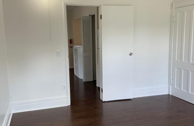 216 W. Center St Up Gallery 2