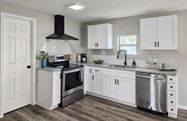 1360 ESSEX ST photos photos