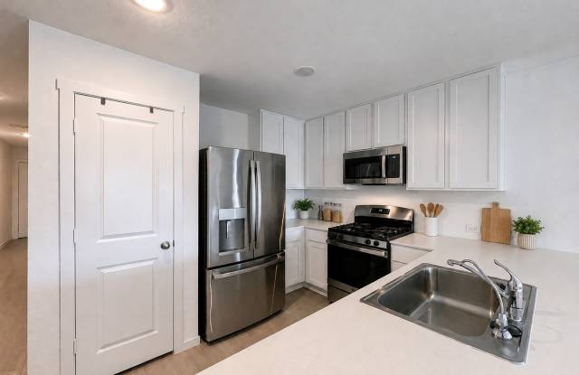 2235 Camellia Rose Gallery 4