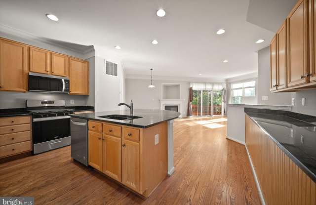 22862 CARTIER Terrace Gallery 3